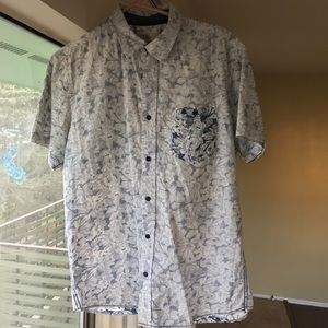 Free Planet short sleeve button up shirt L Hawaii